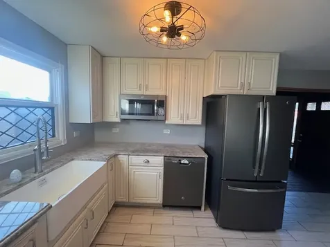 5009 West 101st Street Oak Lawn IL 60453