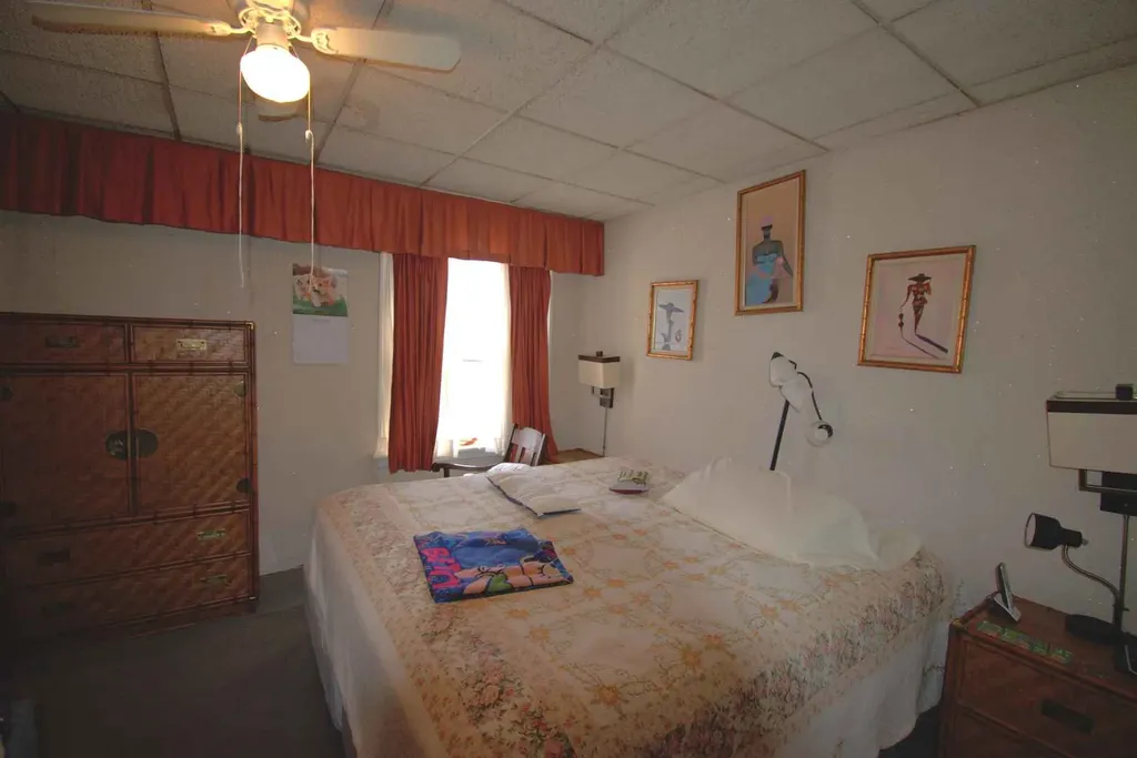 334 East 75th Street Chicago IL 60619