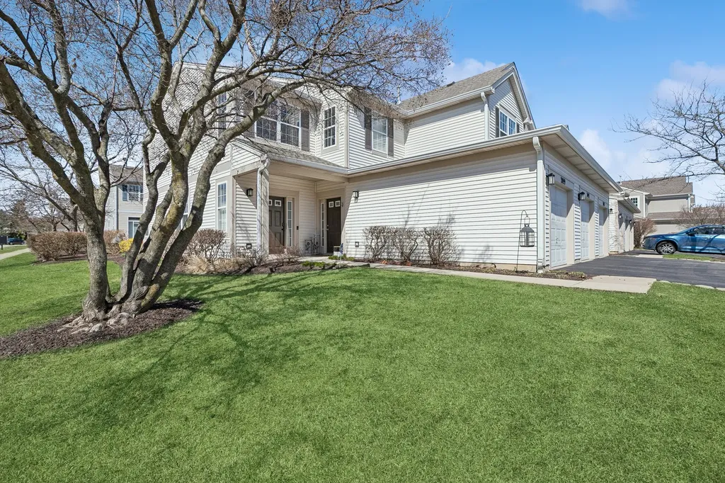 3099 Falling Waters Lane Lindenhurst IL 60046