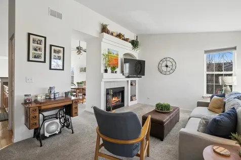 3099 Falling Waters Lane Lindenhurst IL 60046