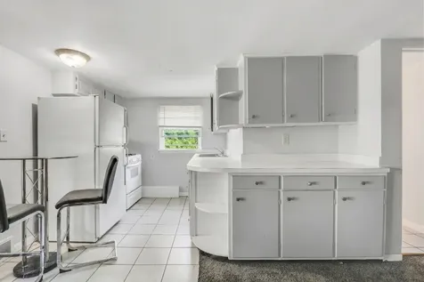 2207 Eshcol Avenue Zion IL 60099