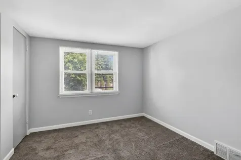 2207 Eshcol Avenue Zion IL 60099