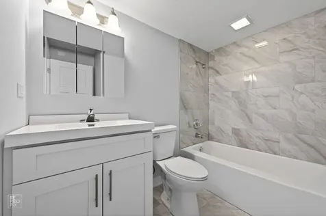 6758 West 64th Place Chicago IL 60638