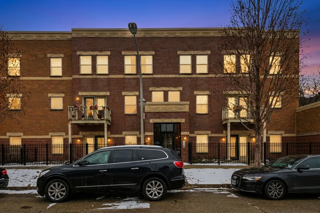830 East Bowen Avenue Chicago IL 60653