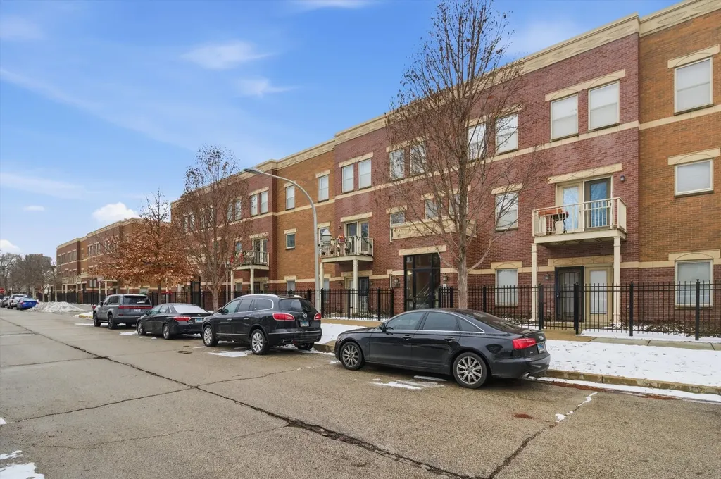830 East Bowen Avenue Chicago IL 60653