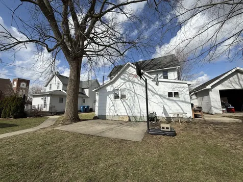 405 East Seminary Avenue Hoopeston IL 60942
