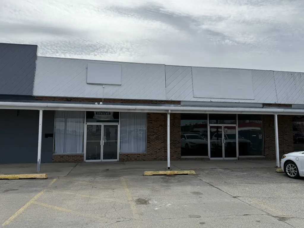 1443 & 1445 West Whittaker Street Salem IL 62881