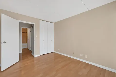 2015 South Finley Road Lombard IL 60148