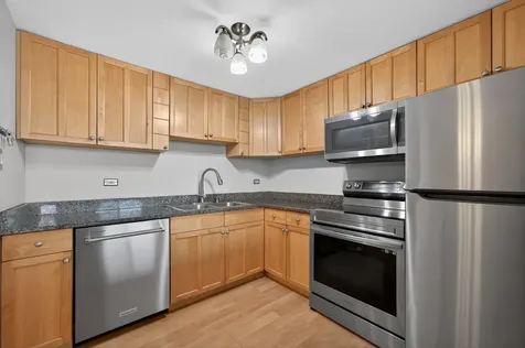 2015 South Finley Road Lombard IL 60148