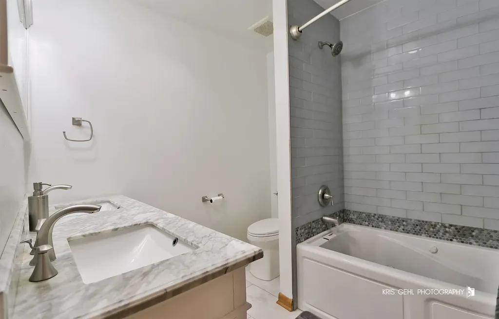 20W371 Diversey Avenue Addison IL 60101