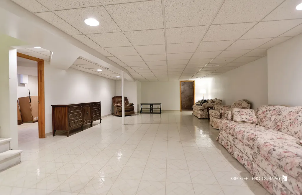 20W371 Diversey Avenue Addison IL 60101