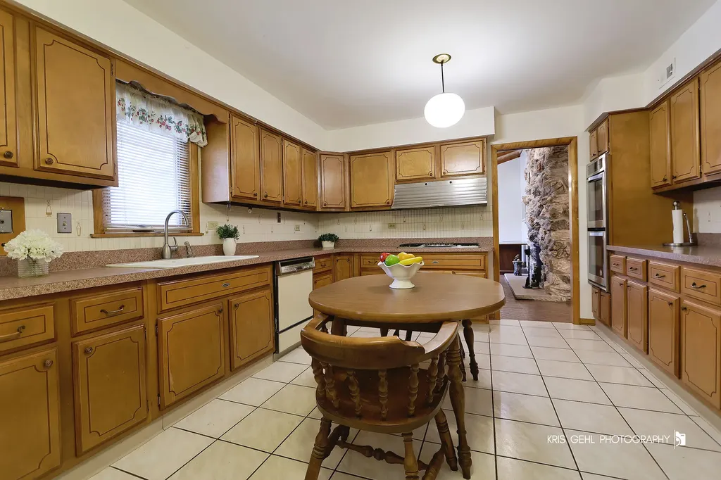 20W371 Diversey Avenue Addison IL 60101