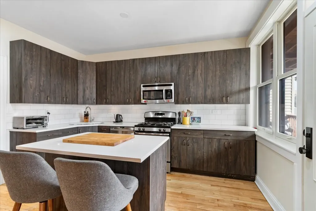 2751 West Giddings Street Chicago IL 60625