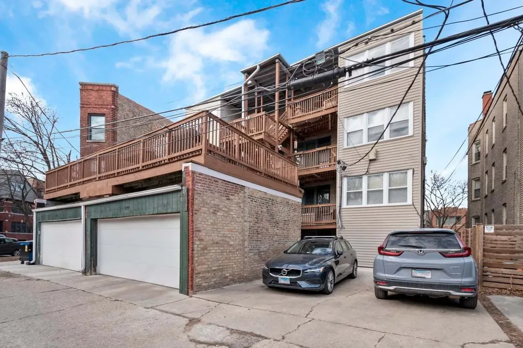 2751 West Giddings Street Chicago IL 60625