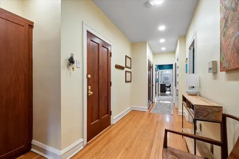 2751 West Giddings Street Chicago IL 60625