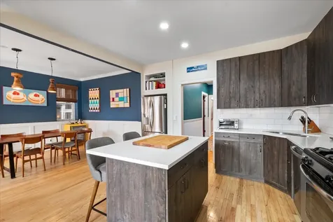 2751 West Giddings Street Chicago IL 60625