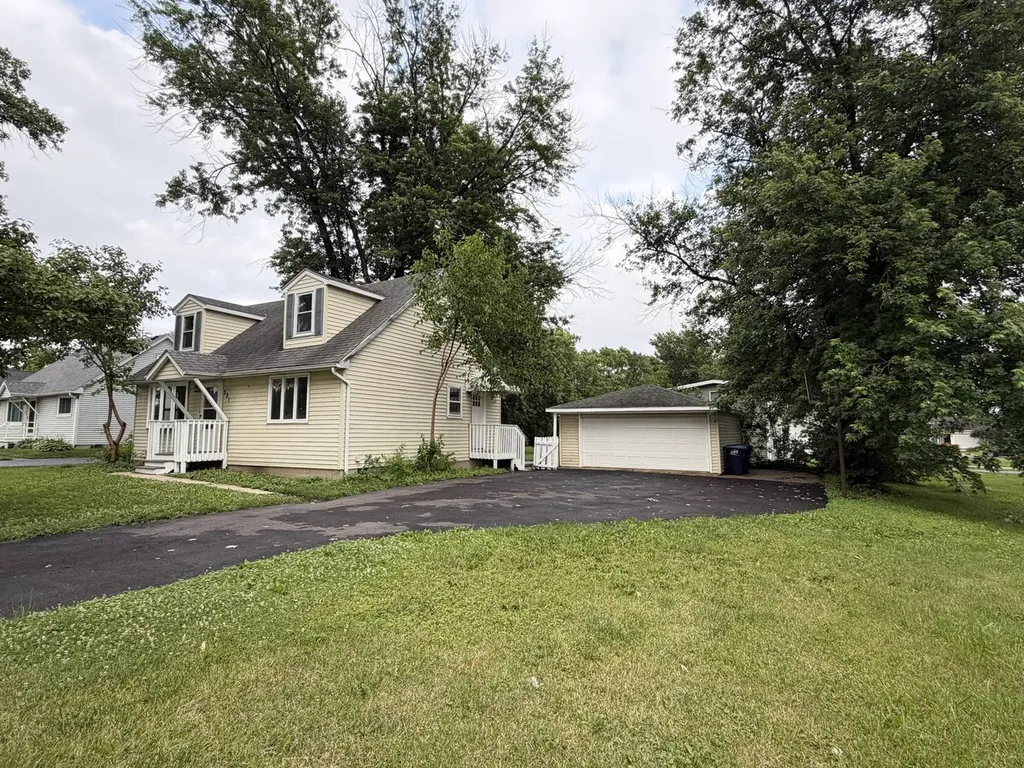 321 Janet Avenue Darien IL 60561