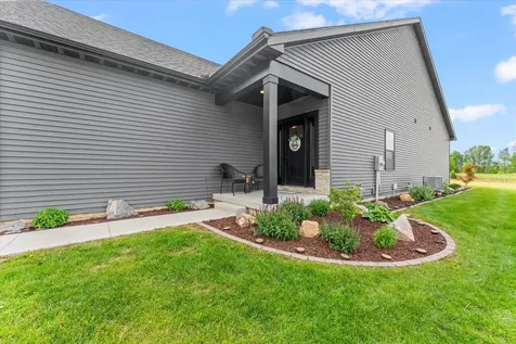 1 Prairie Trail Monticello IL 61856