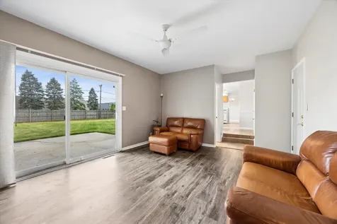 919 East Ironwood Drive Mount Prospect IL 60056