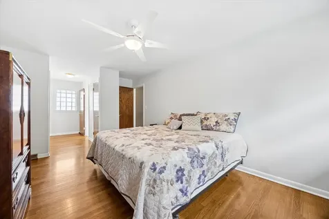 919 East Ironwood Drive Mount Prospect IL 60056