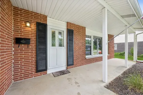 919 East Ironwood Drive Mount Prospect IL 60056