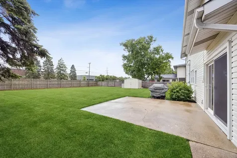 919 East Ironwood Drive Mount Prospect IL 60056