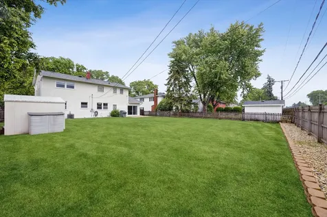 919 East Ironwood Drive Mount Prospect IL 60056