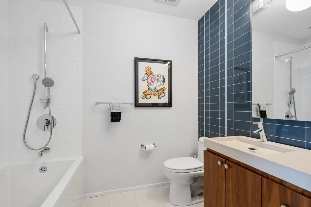 1445 West Lill Avenue Chicago IL 60614