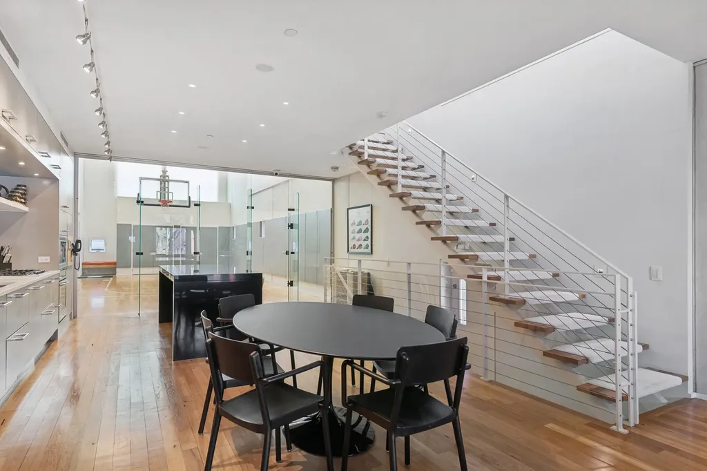 1445 West Lill Avenue Chicago IL 60614