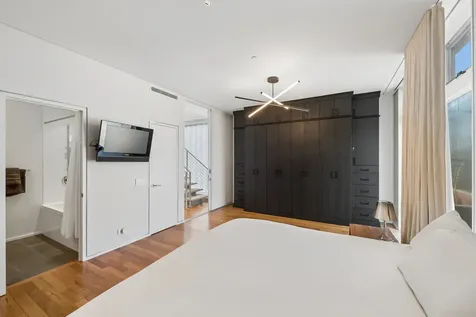 1445 West Lill Avenue Chicago IL 60614