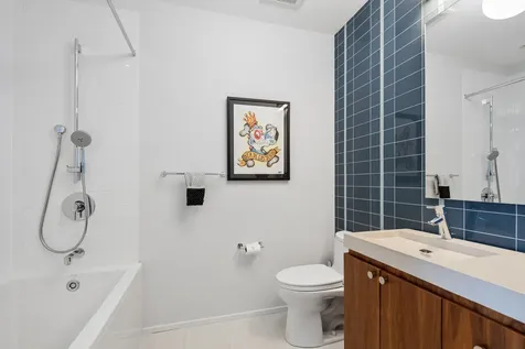 1445 West Lill Avenue Chicago IL 60614