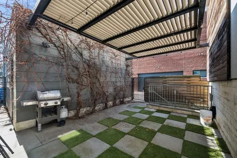 1445 West Lill Avenue Chicago IL 60614