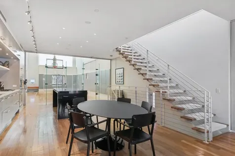 1445 West Lill Avenue Chicago IL 60614