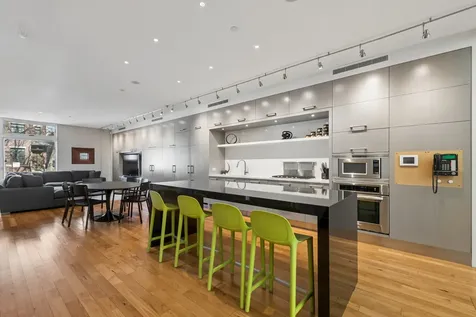 1445 West Lill Avenue Chicago IL 60614