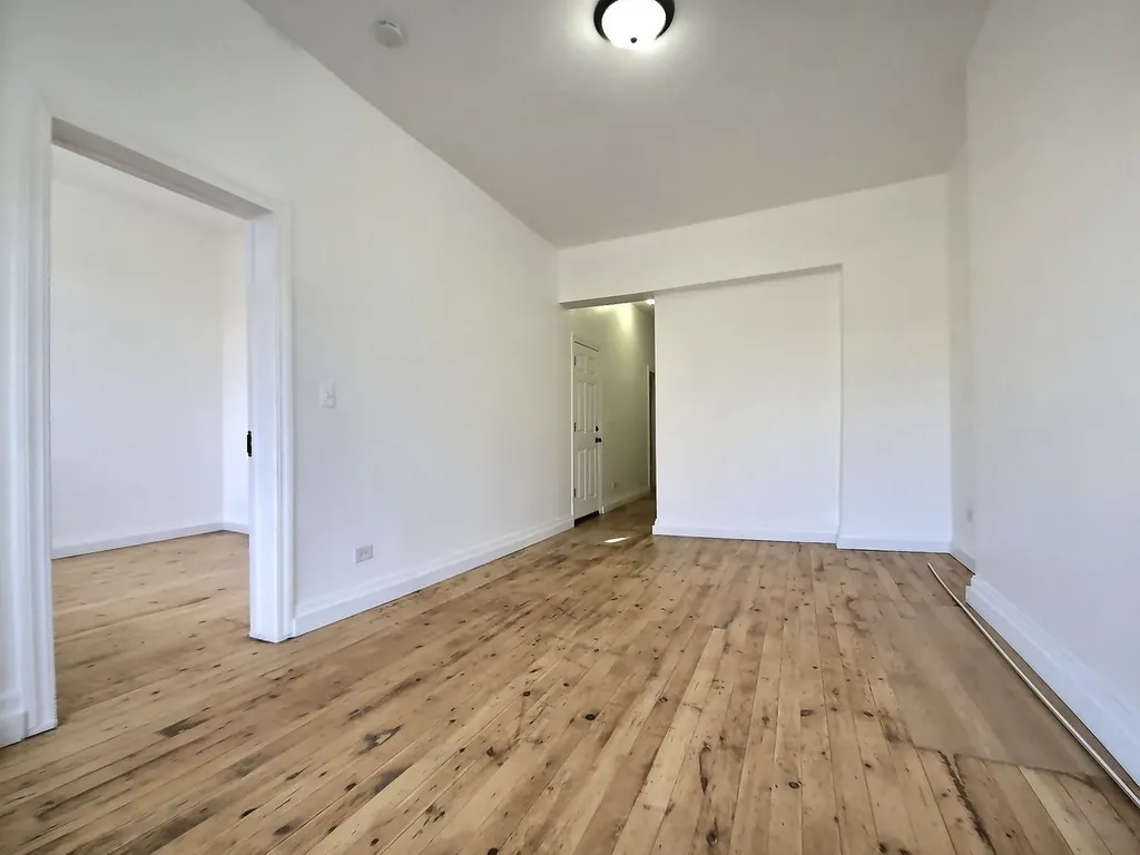 3619 West 5th Avenue Chicago IL 60624