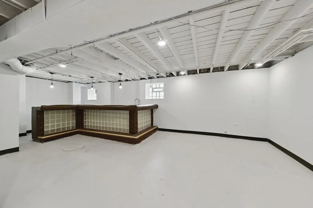 7801 South Eberhart Avenue Chicago IL 60619