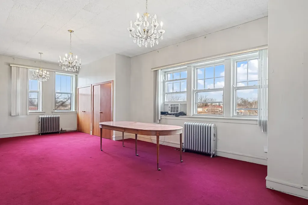318 East 74th Street Chicago IL 60619