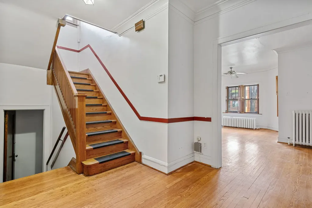 318 East 74th Street Chicago IL 60619