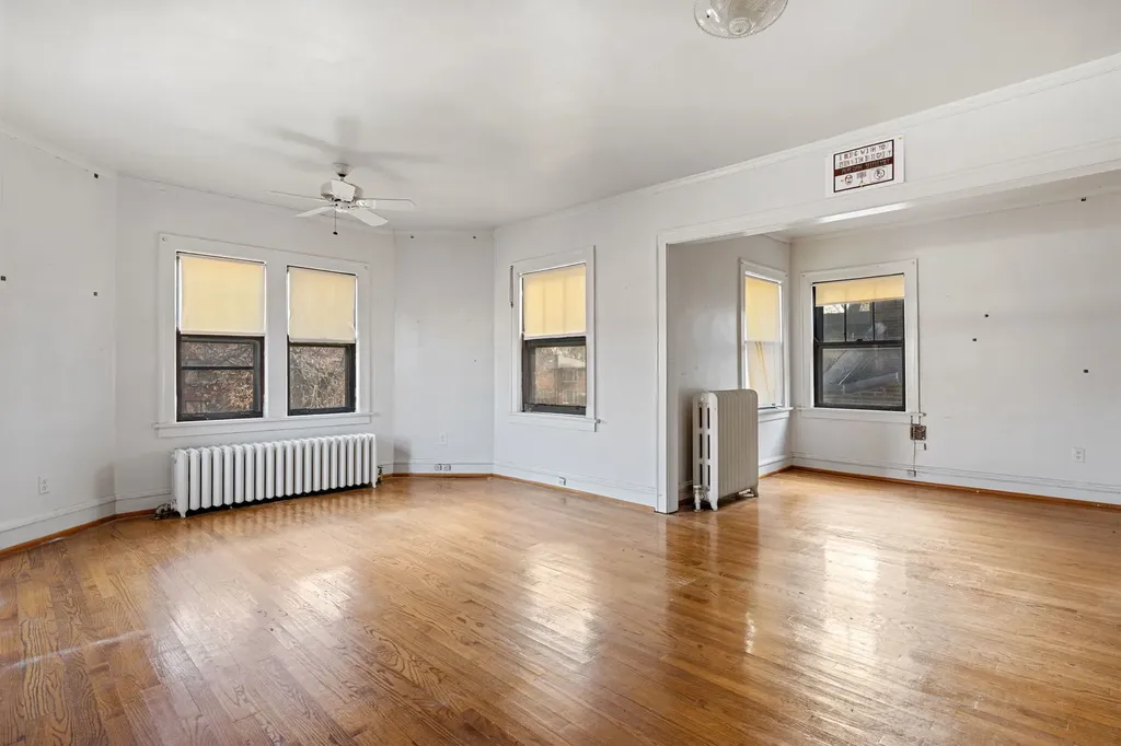 318 East 74th Street Chicago IL 60619
