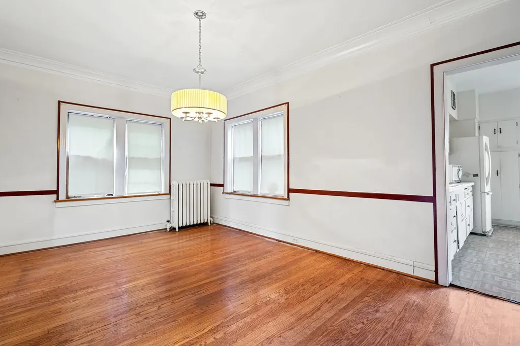 318 East 74th Street Chicago IL 60619