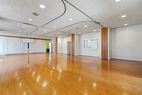 318 East 74th Street Chicago IL 60619