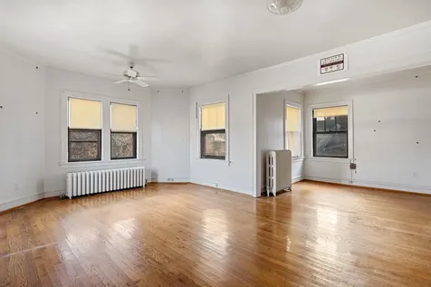 318 East 74th Street Chicago IL 60619