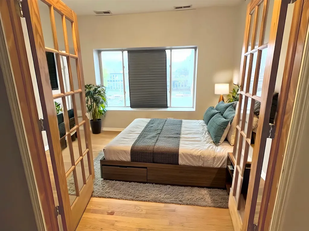 6945 South Dorchester Avenue Chicago IL 60637
