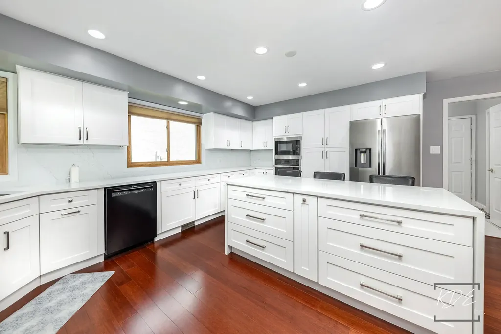 6722 Sweetbriar Lane Darien IL 60561