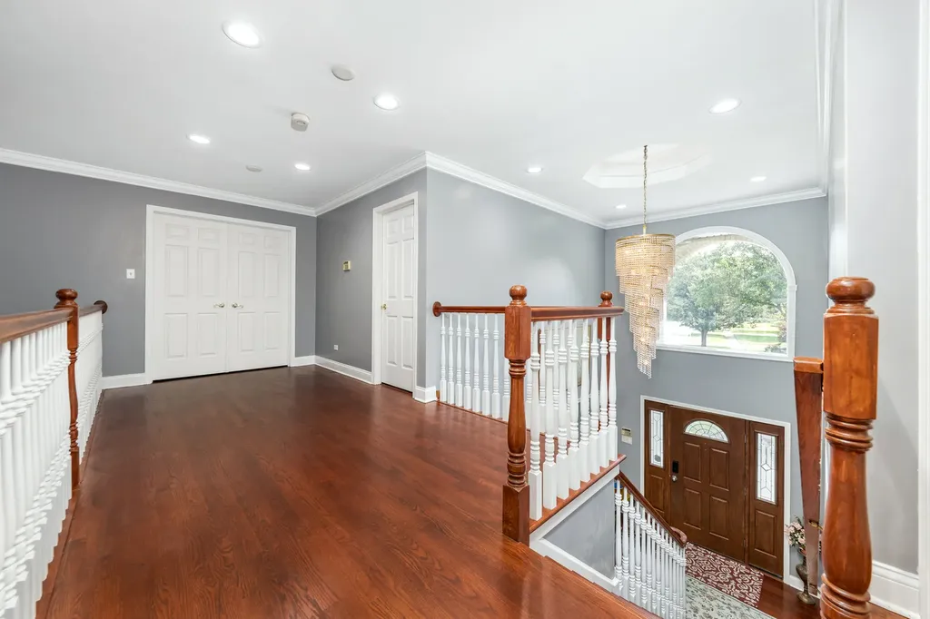6722 Sweetbriar Lane Darien IL 60561