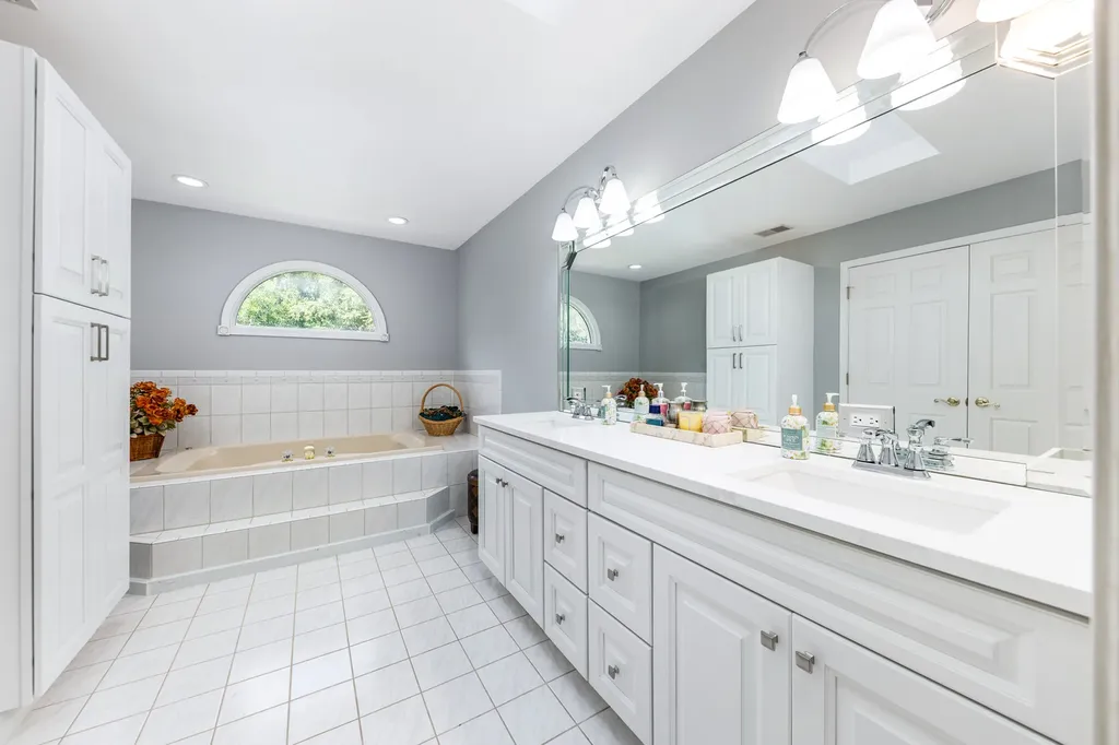 6722 Sweetbriar Lane Darien IL 60561