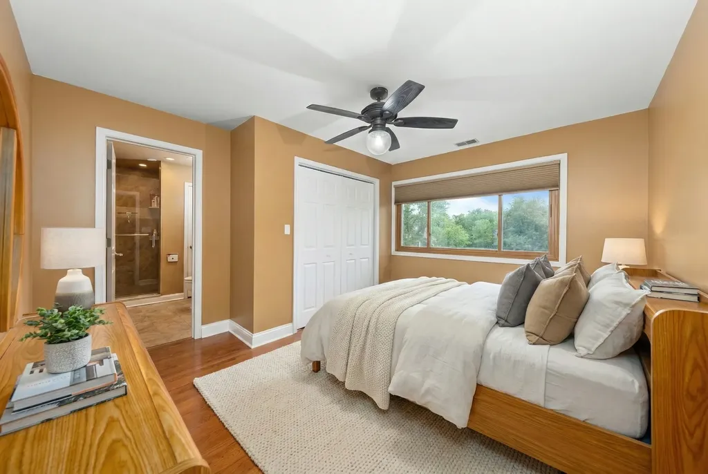 6722 Sweetbriar Lane Darien IL 60561