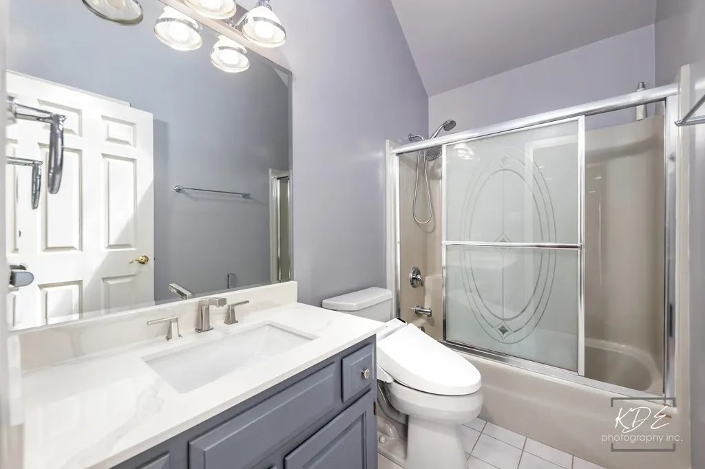 6722 Sweetbriar Lane Darien IL 60561