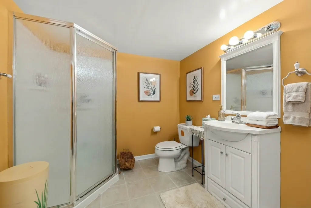 6722 Sweetbriar Lane Darien IL 60561