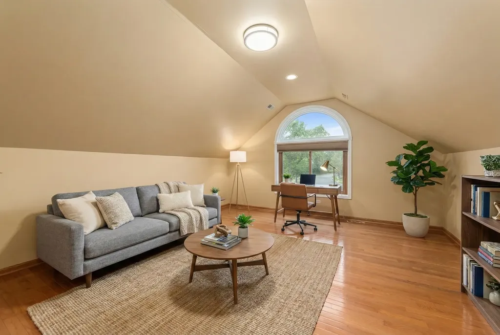6722 Sweetbriar Lane Darien IL 60561